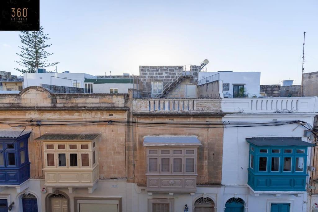 Beautiful, Typical Maltese 4Br Home With Roof Top By 360 Estates Слима Экстерьер фото