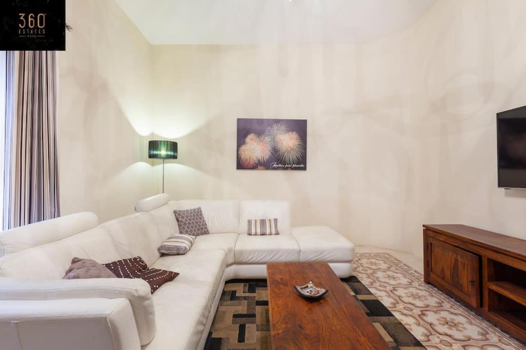 Beautiful, Typical Maltese 4Br Home With Roof Top By 360 Estates Слима Экстерьер фото