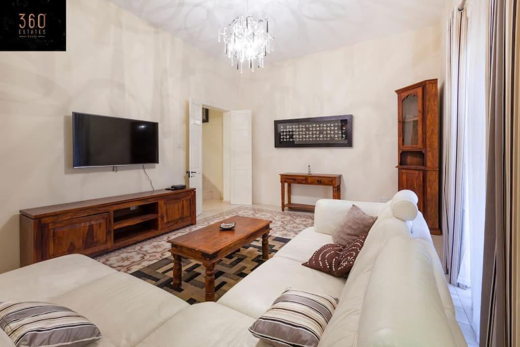 Beautiful, Typical Maltese 4Br Home With Roof Top By 360 Estates Слима Экстерьер фото