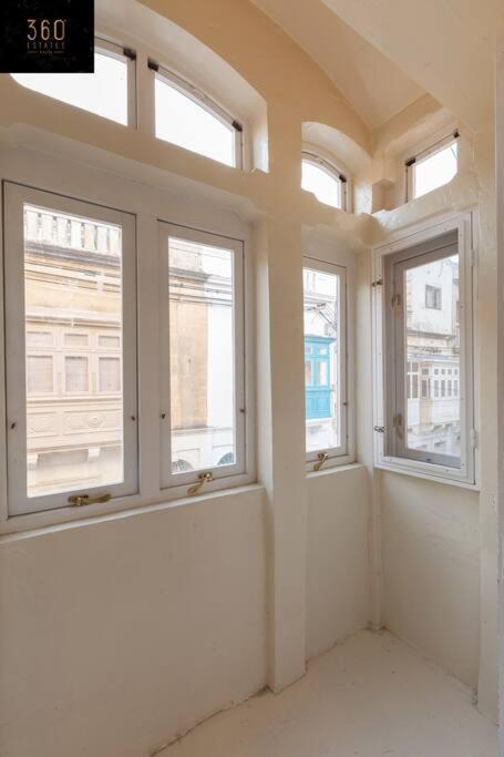 Beautiful, Typical Maltese 4Br Home With Roof Top By 360 Estates Слима Экстерьер фото