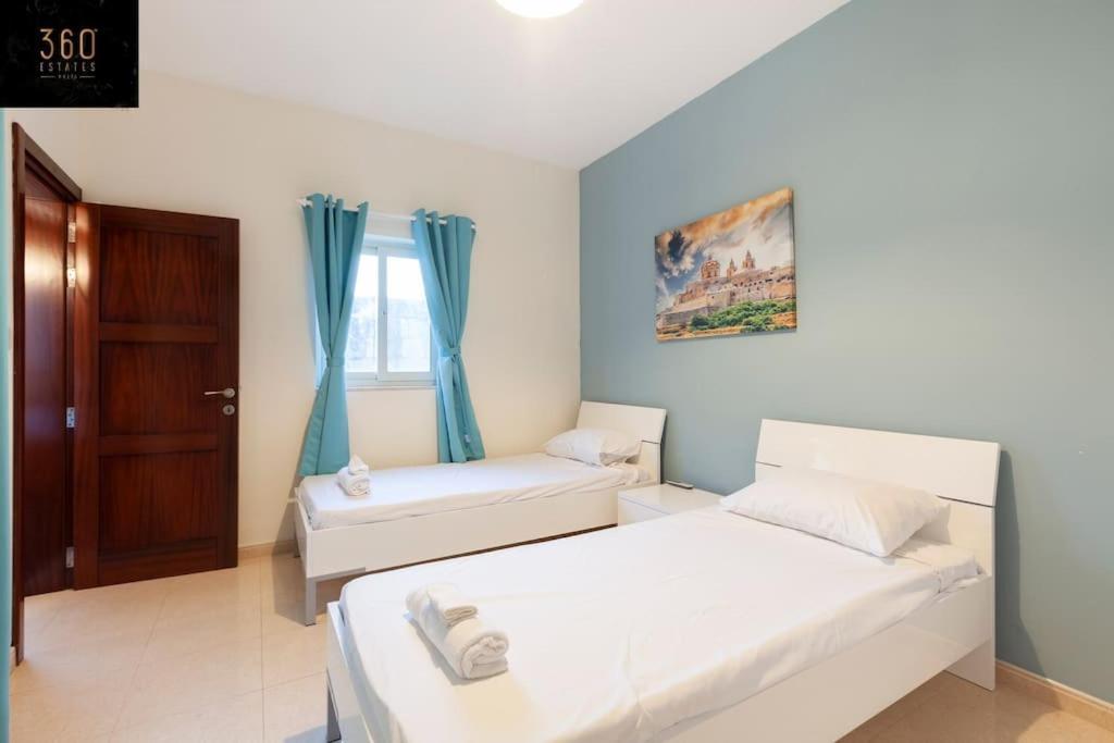 Beautiful, Typical Maltese 4Br Home With Roof Top By 360 Estates Слима Экстерьер фото